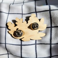 Image of Foliage Froggy pin