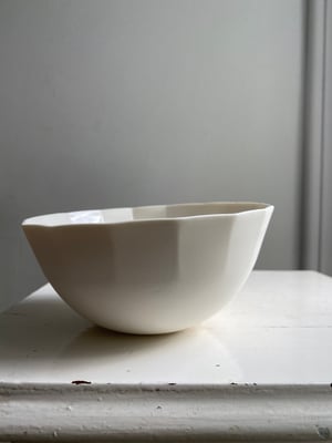 Cream Porcelain Poppy Small Bowl 16 petals