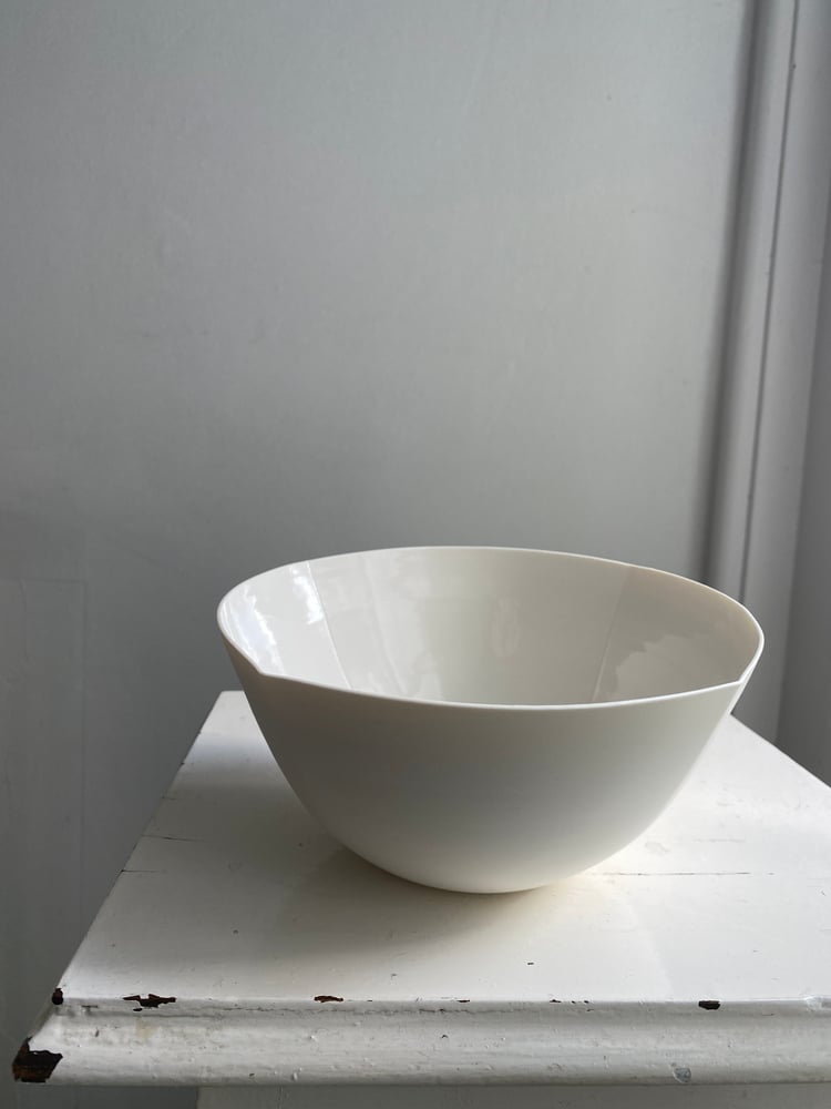 Cream Porcelain Poppy Bowl D