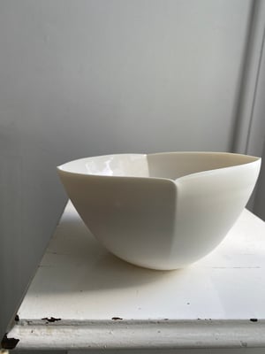 Cream Porcelain Poppy bowl E