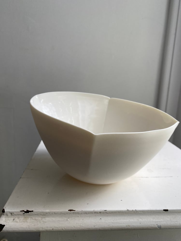 Cream Porcelain Poppy bowl E
