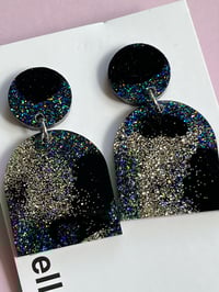 Image 2 of Phoebe dangle earring Black glitter 