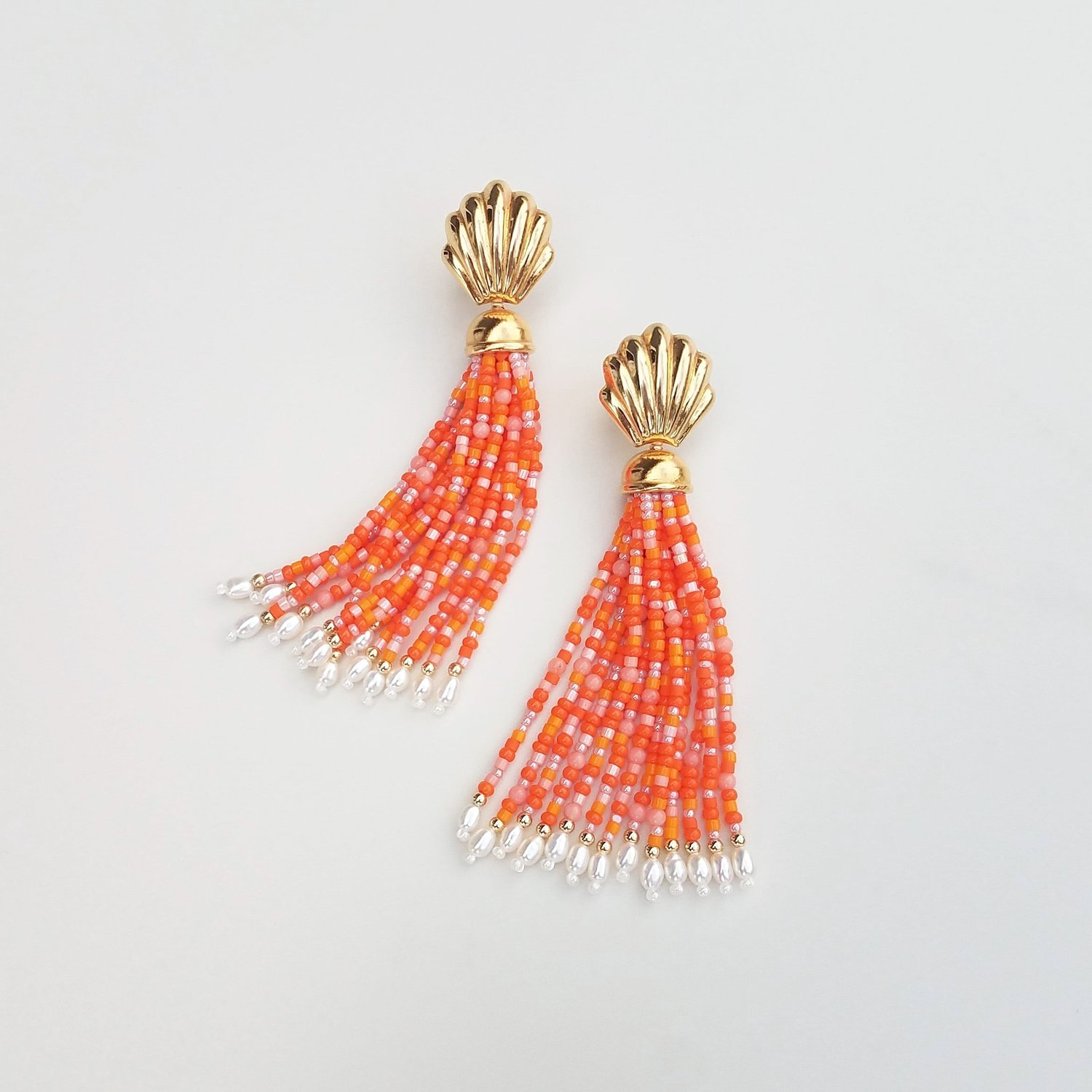 MAUNA KEA Small Shell Tassel Earrings