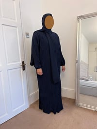 Image 2 of Mustarih - Crinkled Hooded Abaya - Navy