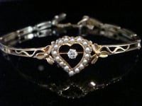 Image 1 of Edwardian 9ct yellow gold heart pearl and diamond bracelet 10.7g