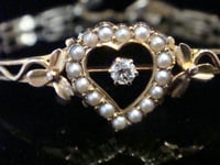 Image 2 of Edwardian 9ct yellow gold heart pearl and diamond bracelet 10.7g