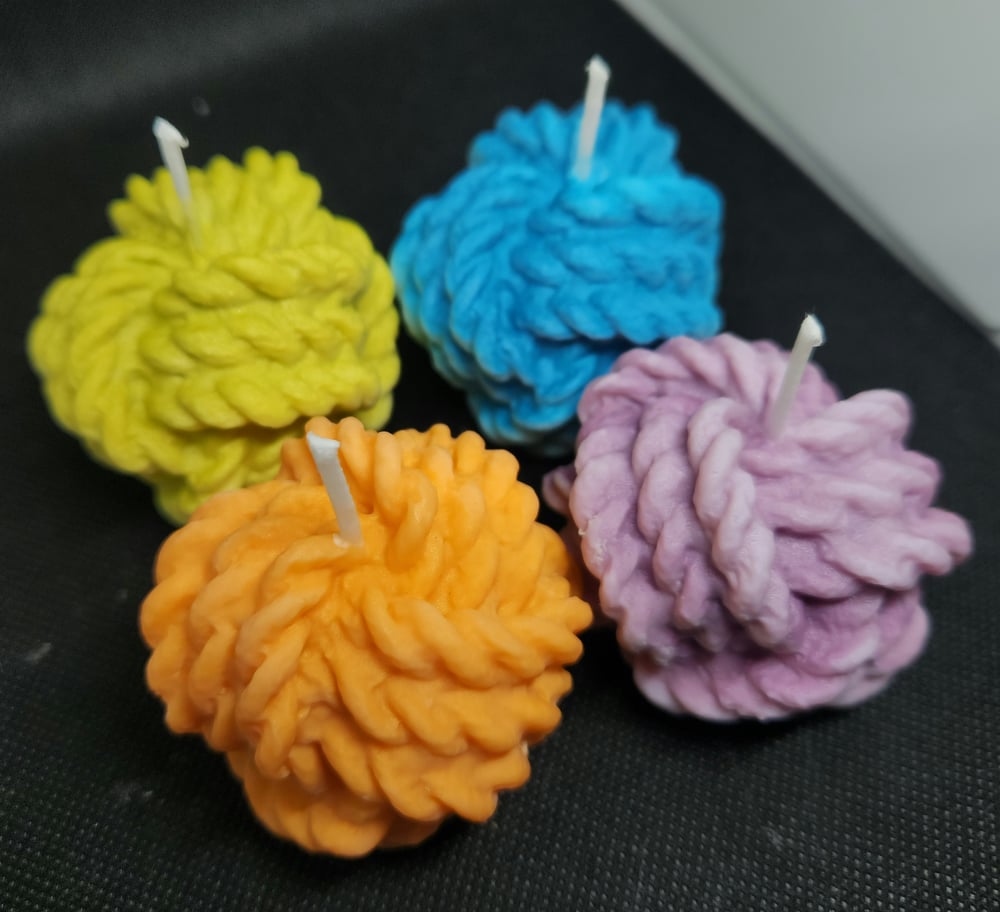 Yarn balls