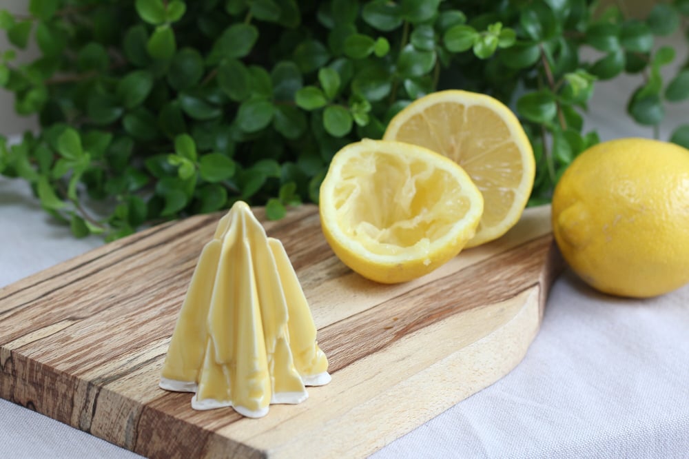Image of Studio Yōki Honey Yellow Porcelain Citrus Juicer