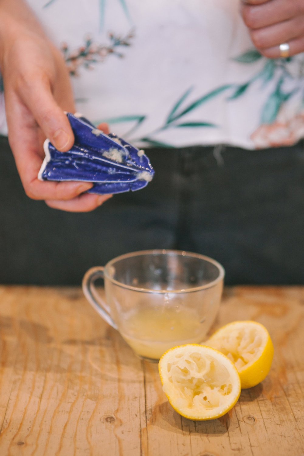 Image of Studio Yōki Honey Yellow Porcelain Citrus Juicer