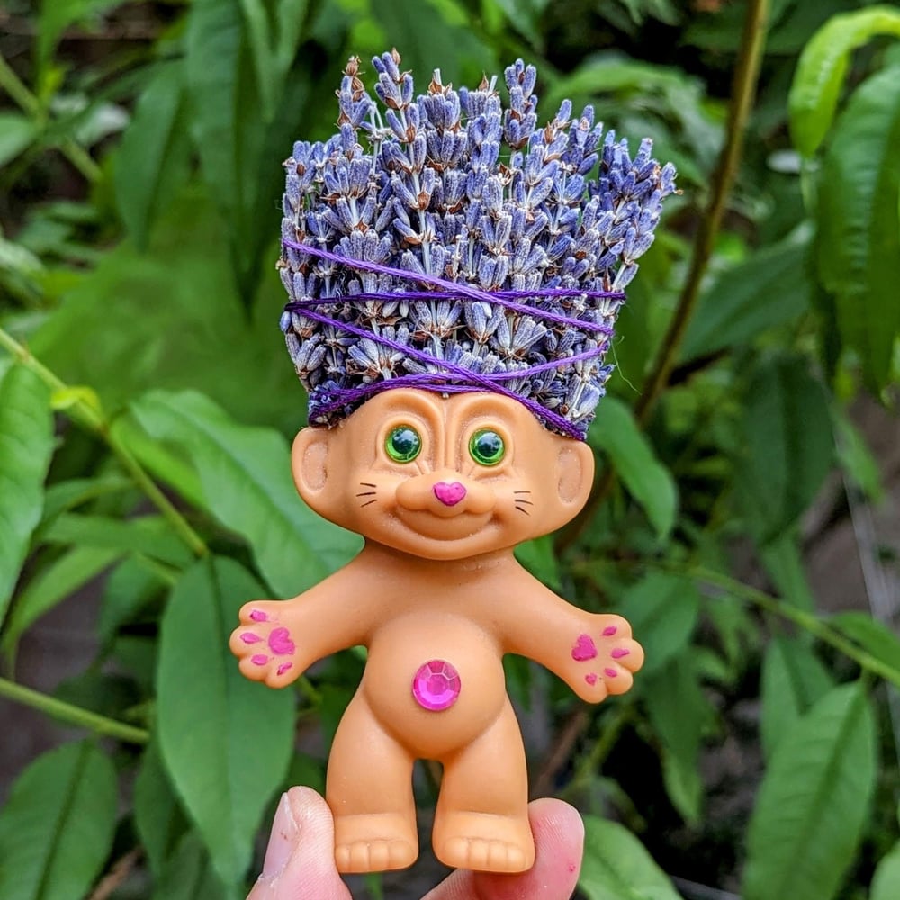 Lavender Kitty Troll with green eyes 5"