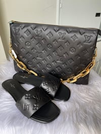 Image 2 of LV Coussin Set
