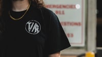 BLACK LOGO TSHIRT