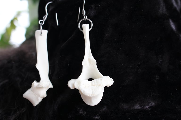 Dead Good vertebrae earrings Image 4