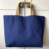 Image 1 of WAXED CANVAS LARGE TOTE NAVY
