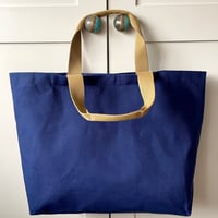 Image 2 of WAXED CANVAS LARGE TOTE NAVY