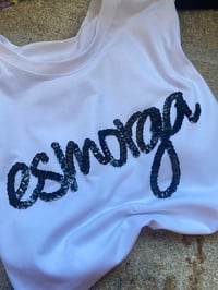 Image 3 of Camiseta bordada a man. ESMORGA. Branca. Corte unisex. Talla L