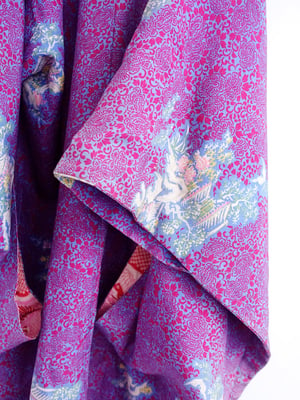 Image of Kort kimono af lilla silke med templer - vendbar
