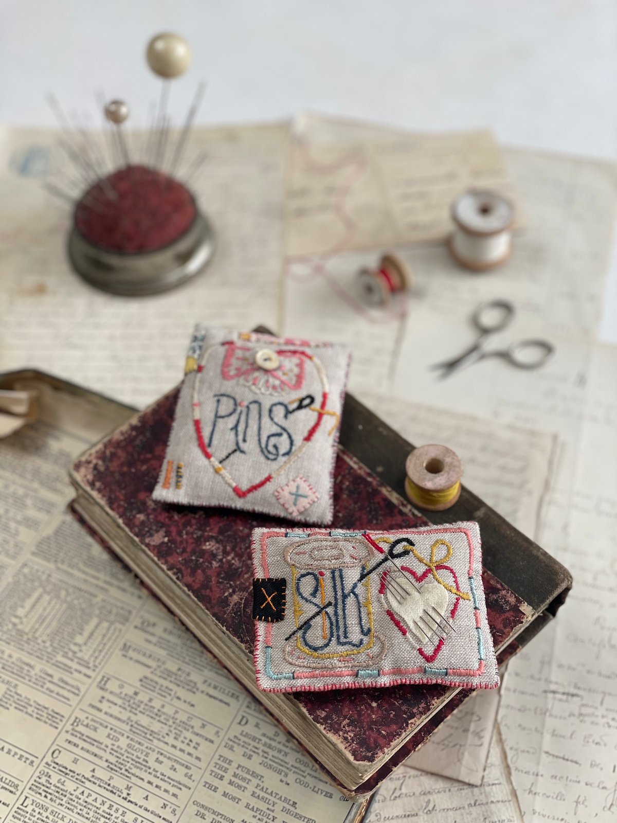Image of Spool & Heart  (brooch template)