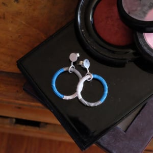 Image of Round dangle earrings