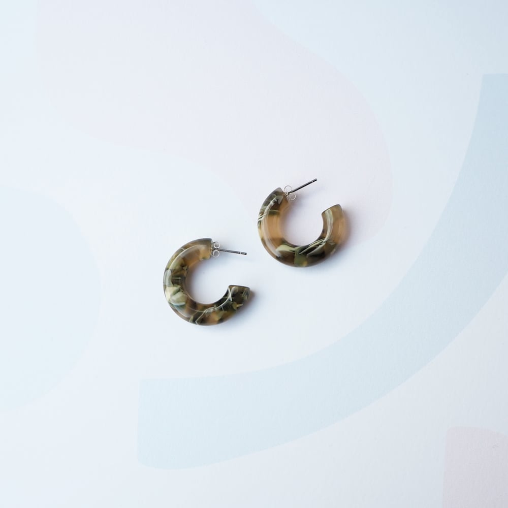 Image of *NEW* Laurel Round Hoop Earrings