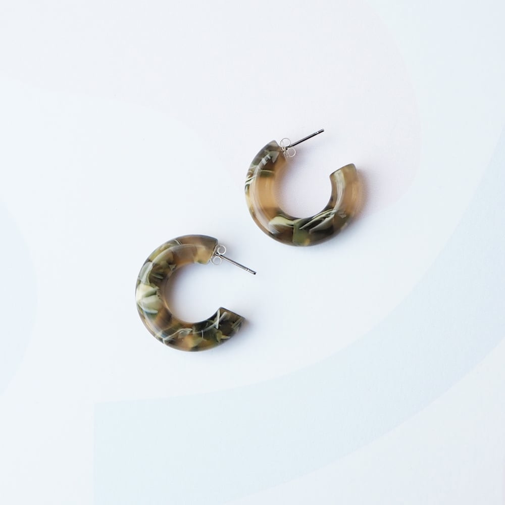 Image of *NEW* Laurel Round Hoop Earrings