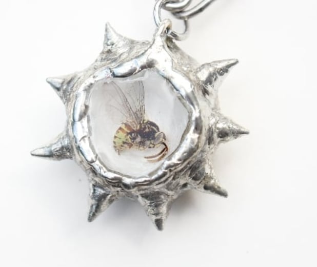 dead good wasp with fly wings spiky necklace Image 2
