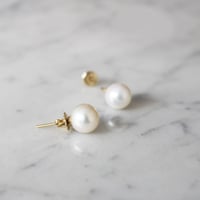 Image 2 of Gumball Pearl Stud Earring