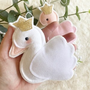 Image of Swan Decoration