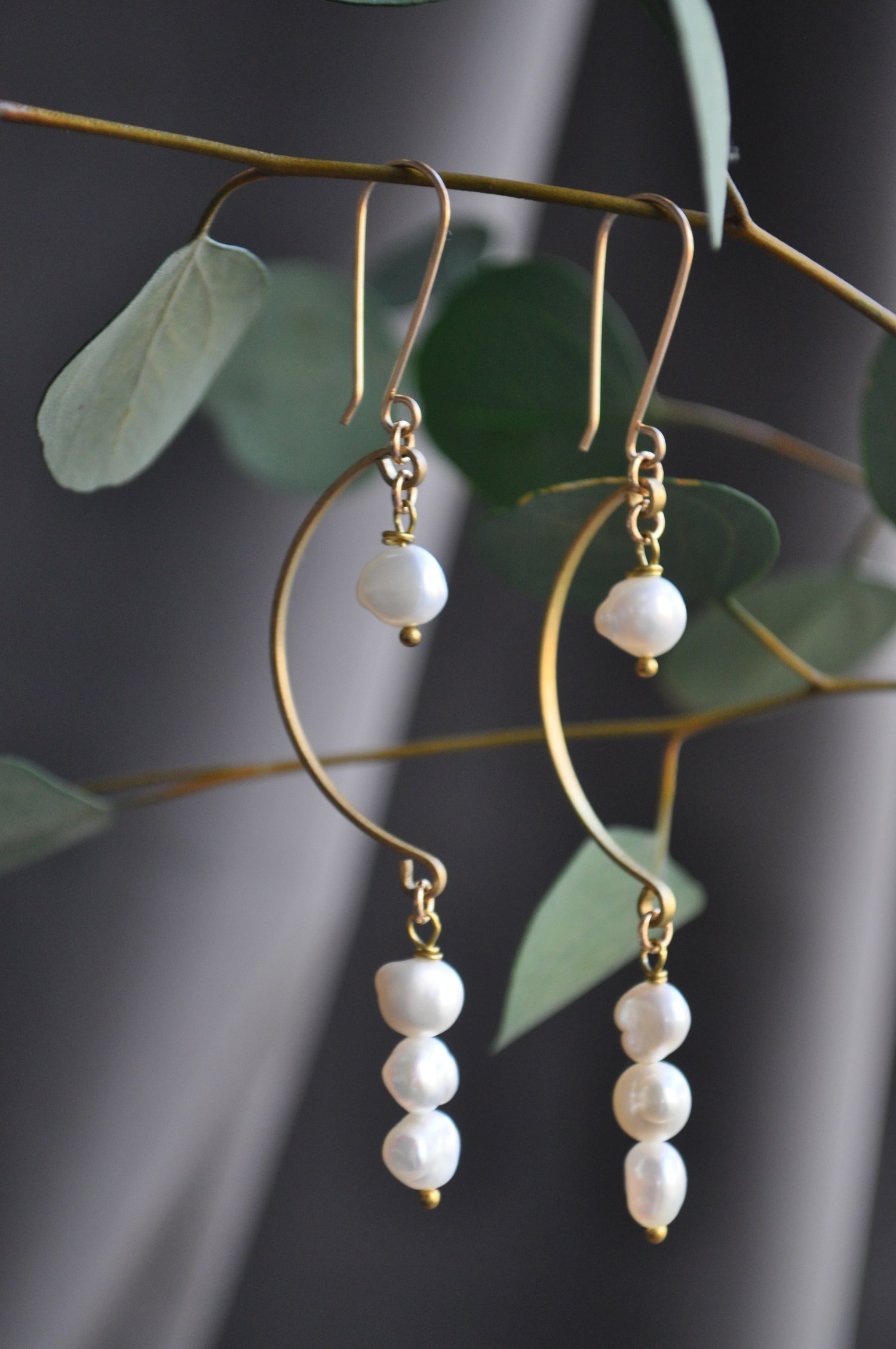 Image of The Honeysuckle Dangles in Freshwater Pearl