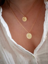 Image 2 of Collier Petite Médaille Initiale PIA - 26 Lettres