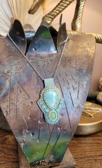 Image 5 of Collier Ras du cou broderie  LAGON