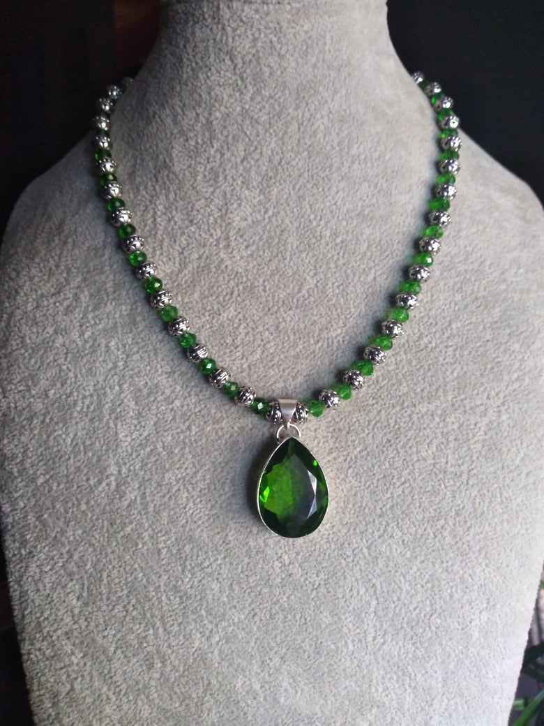 Image of GREEN QUARTZ WITH TIBETAN BEADS