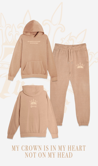 QUEENS SWEATS SET
