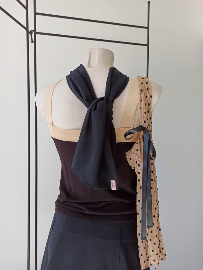 Sac en tulle beige à pois noirs