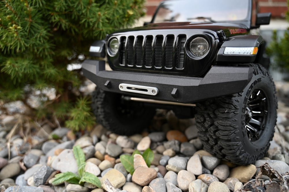 Axial 1/10 Scale JT Gladiator Winch Front Bumper (02-00102-001)