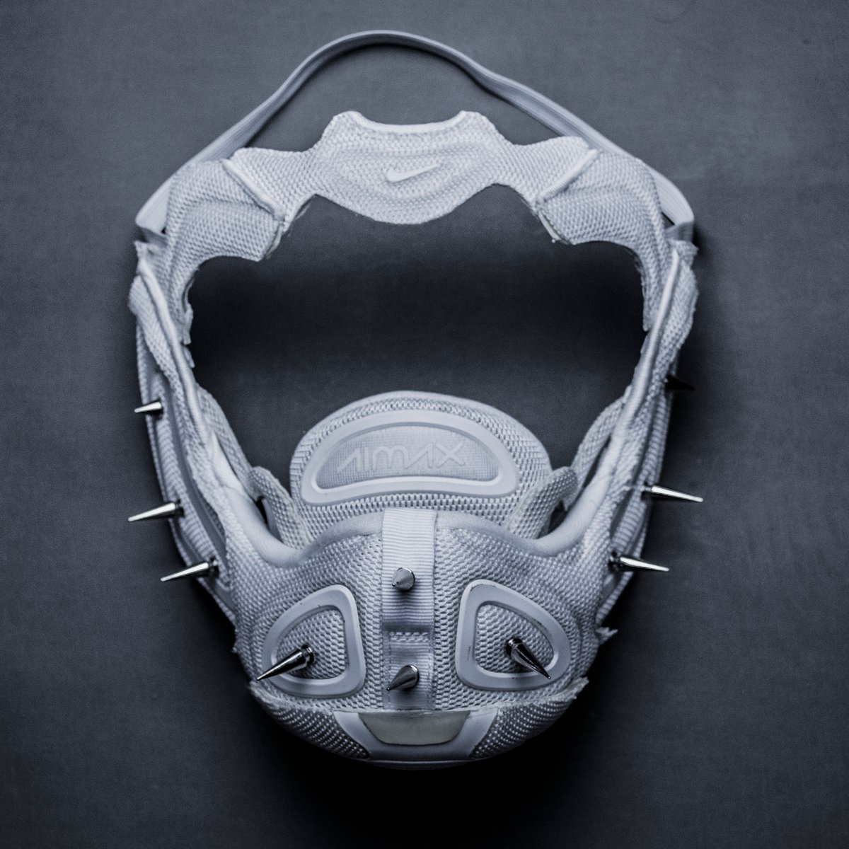 Image of SNEAKER STUD MASK / AIR MASK 720  / WHITE