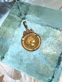 Image 2 of 24kt solid gold dolphin with princess kaiulani coin pendant 