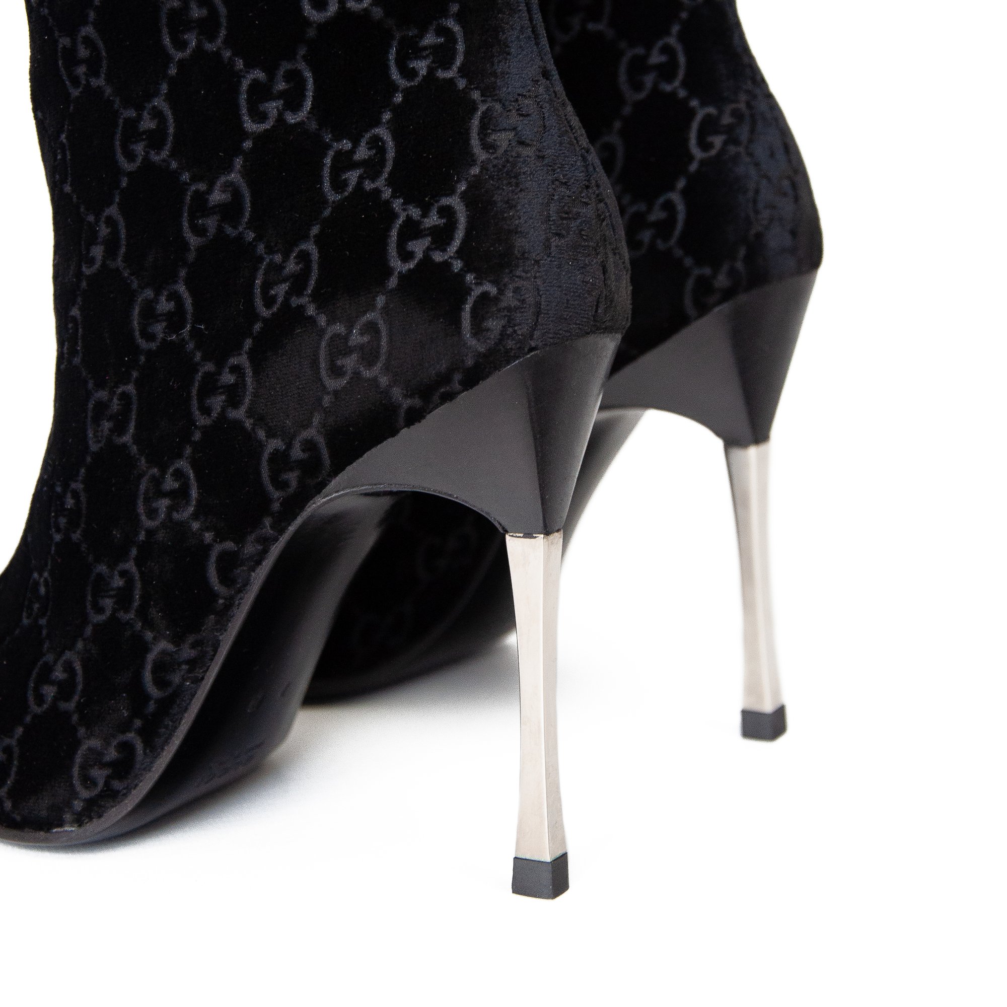 Image of Gucci by Tom Ford 1997 Black Velvet Knee High Boots