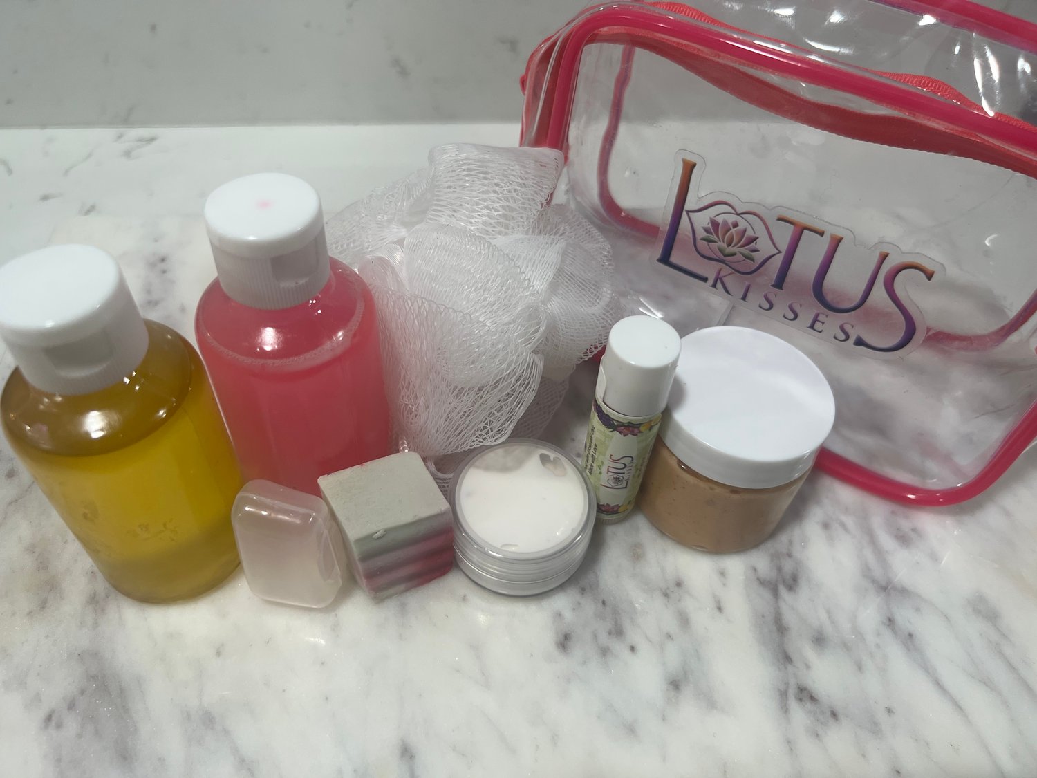 Image of Travel kiss kit