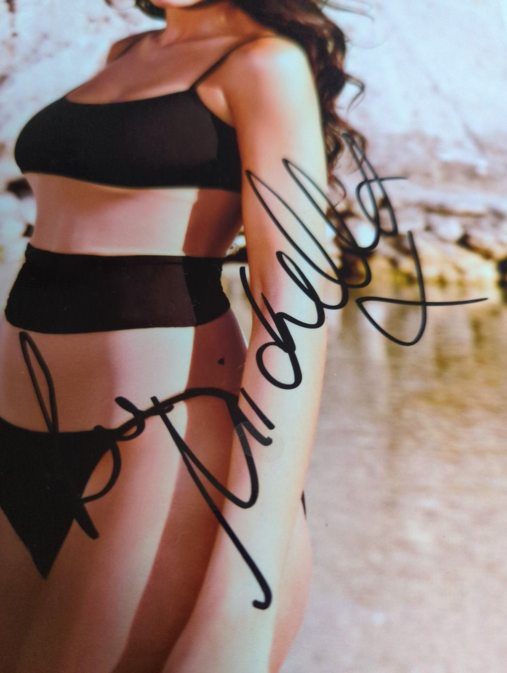 Michelle Keagen Signed Glamour 10x8 Photo