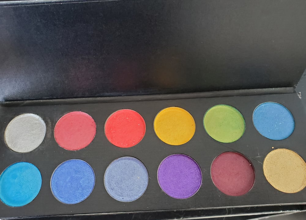 Image of Custom eyeshadow PALLET