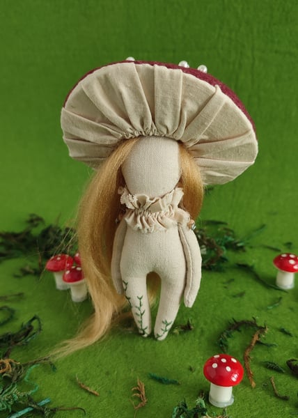 Image of Day 3/4 Forest: Mushroom lady minidoll