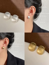 Image 4 of ALICIA EARRINGS 拉丝耳饰