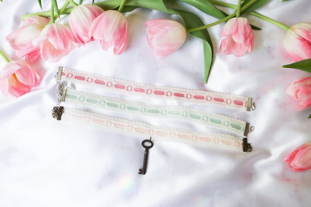The Little Princess Lace Choker