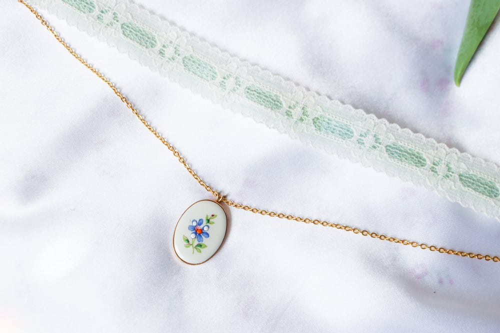 Image of The Little Princess Choker with Porcelain Pendant 