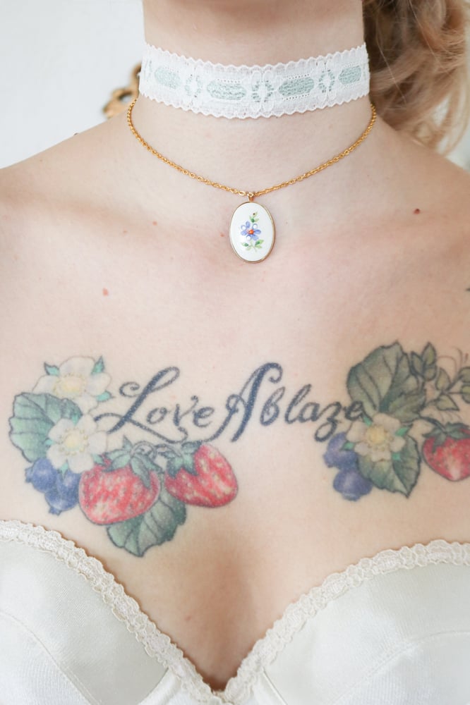 Image of The Little Princess Choker with Porcelain Pendant 