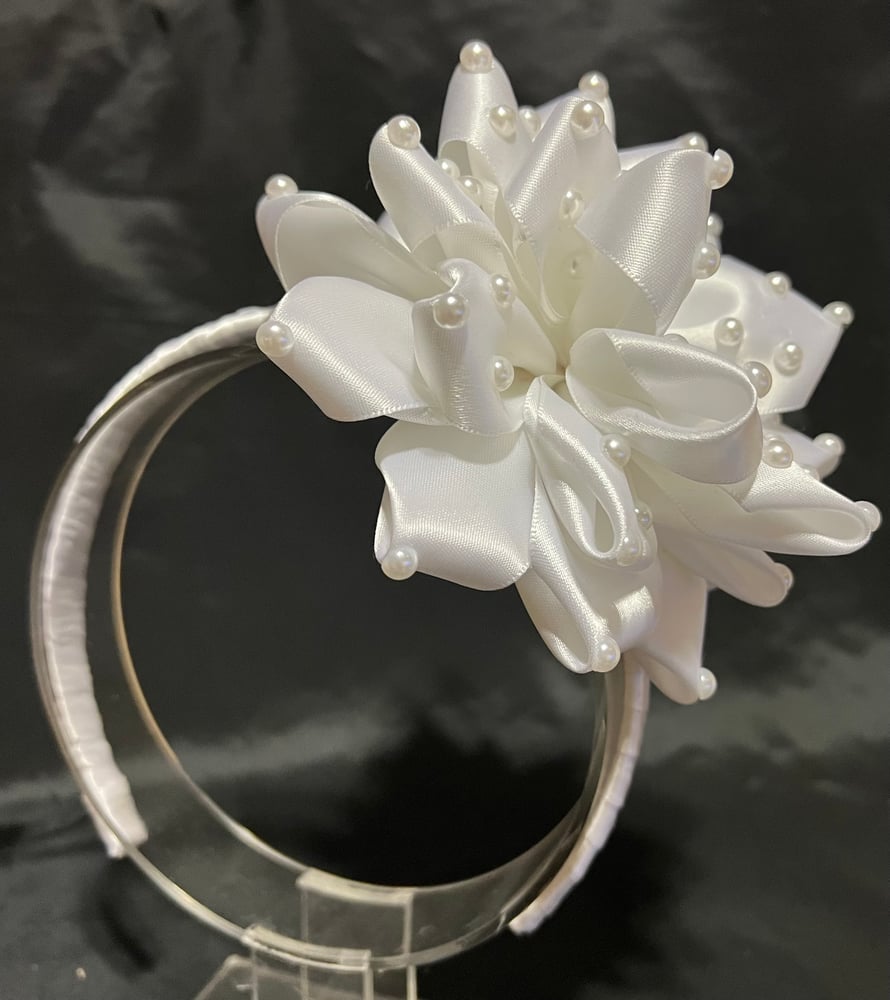 Image of Queen Pearl Headband 