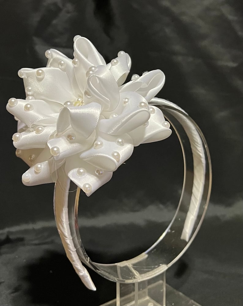 Image of Queen Pearl Headband 
