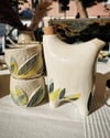 Conjunto de hojas amarillas