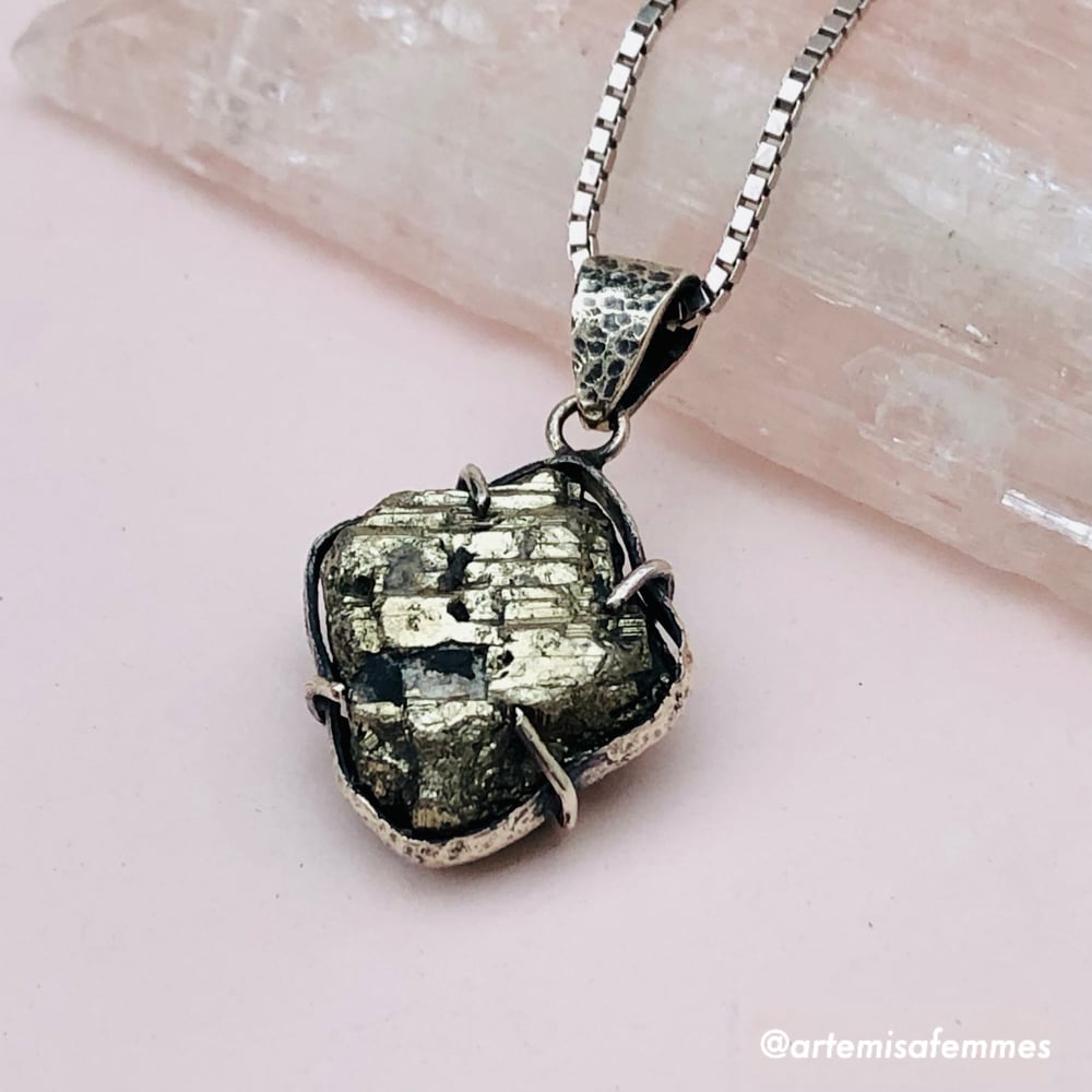 Image of Tesoro Infinito Pyrite Pendant
